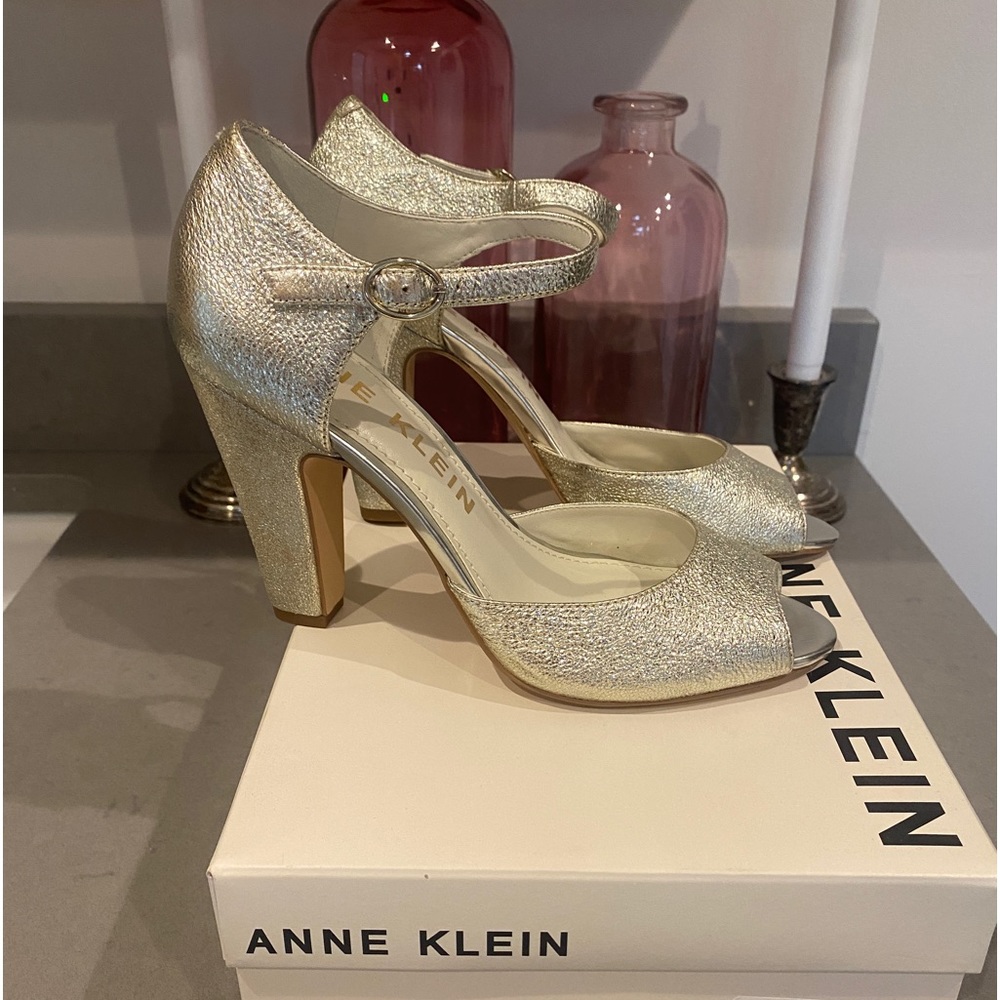 Gold/sliver Metallic Heels Genuine Leather. Never Worn!